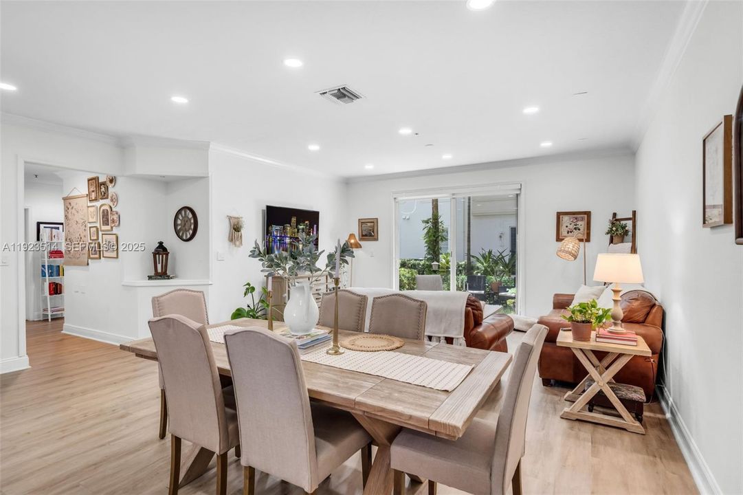 For Sale: $435,000 (3 beds, 2 baths, 1426 Square Feet)