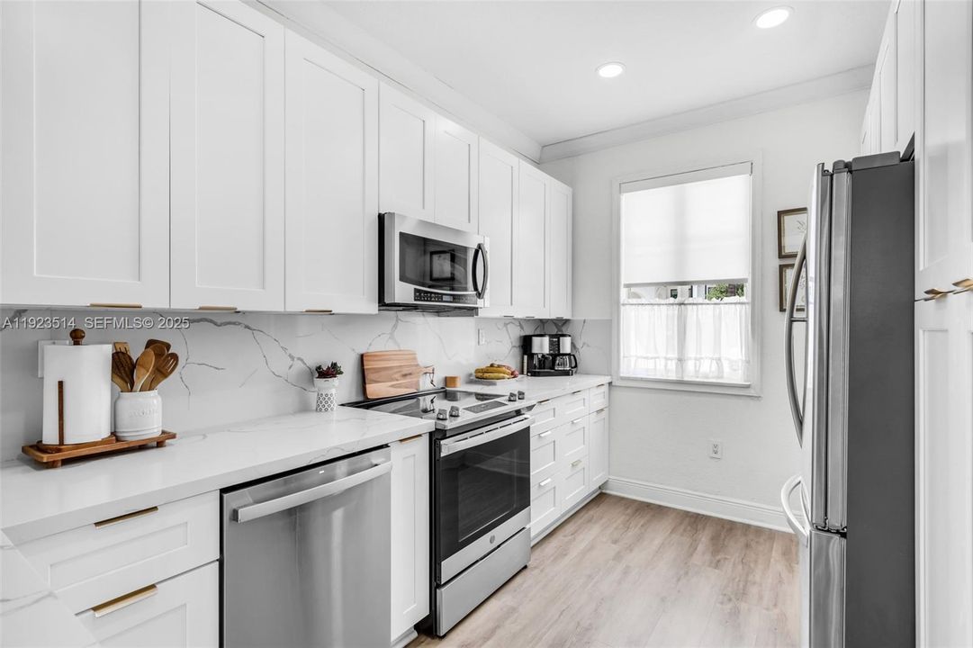 For Sale: $435,000 (3 beds, 2 baths, 1426 Square Feet)