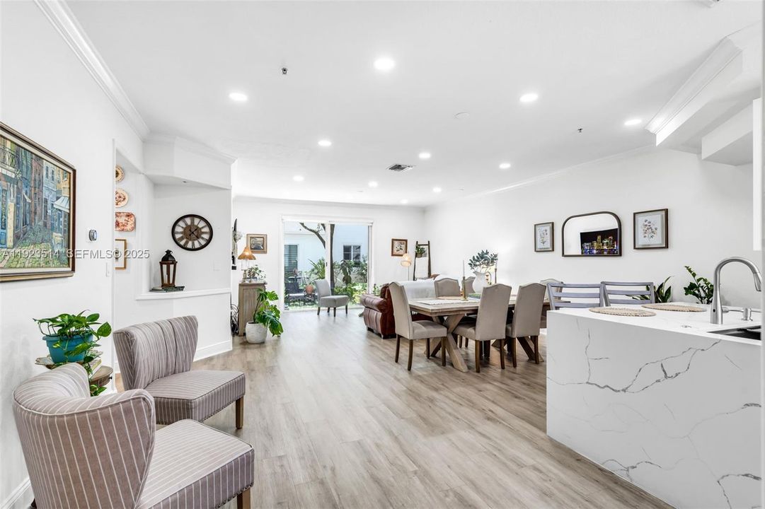 For Sale: $435,000 (3 beds, 2 baths, 1426 Square Feet)