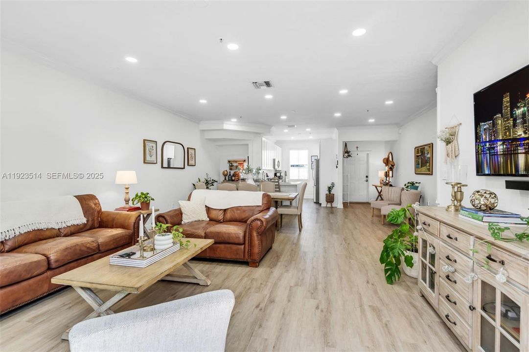 For Sale: $435,000 (3 beds, 2 baths, 1426 Square Feet)