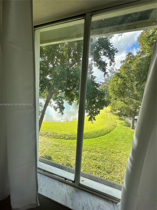 For Rent: $2,500 (4 beds, 2 baths, 1302 Square Feet)