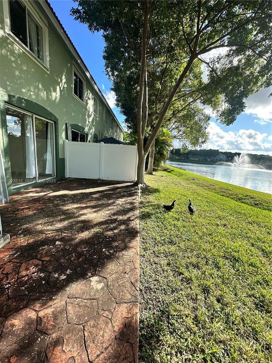 For Rent: $2,500 (4 beds, 2 baths, 1302 Square Feet)