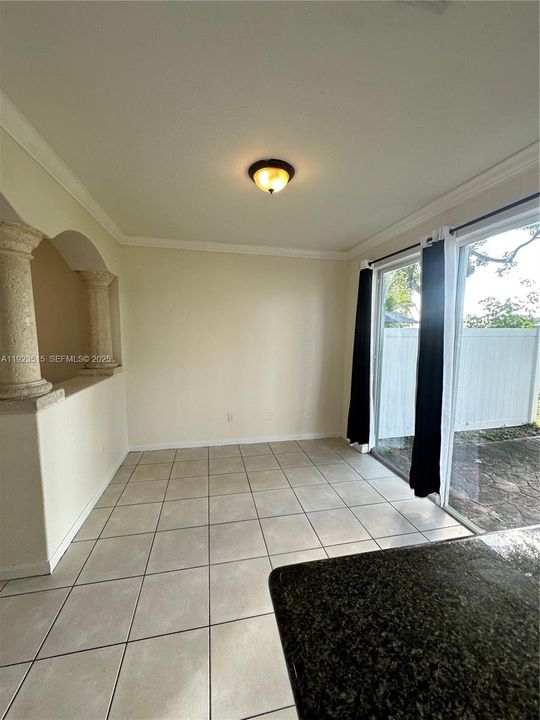 For Rent: $2,500 (4 beds, 2 baths, 1302 Square Feet)