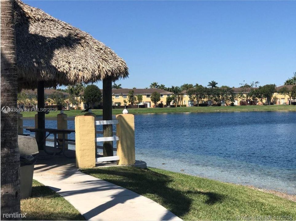 For Rent: $2,500 (4 beds, 2 baths, 1302 Square Feet)