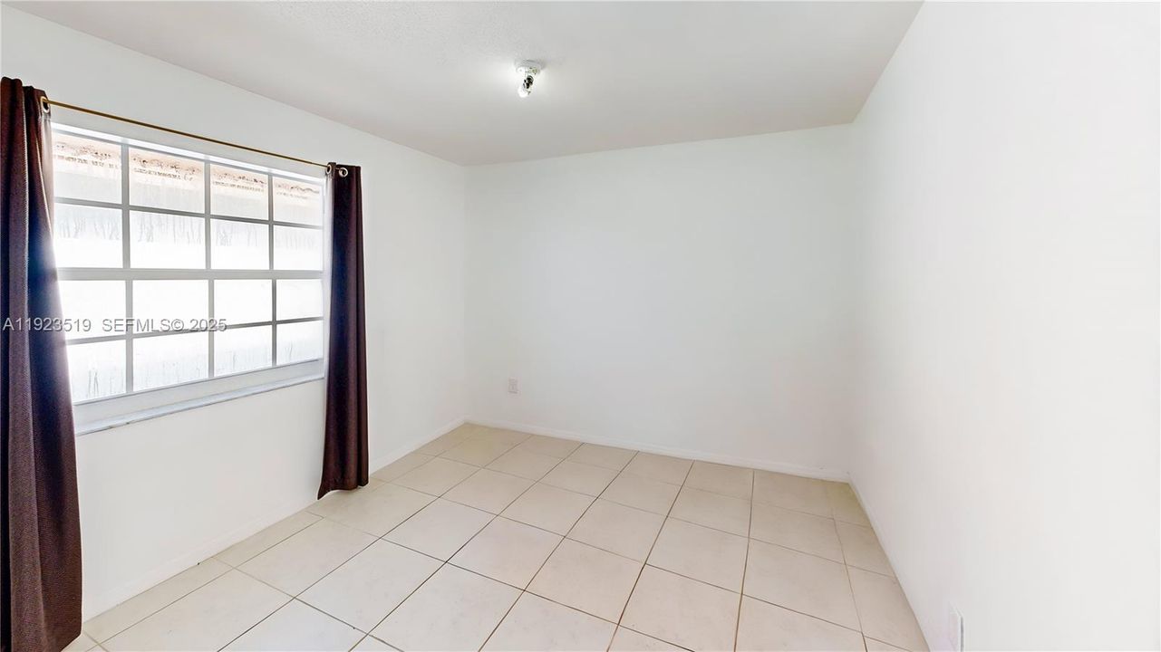 На продажу: $649,900 (5 спален, 3 ванн, 1935 Квадратных фут)