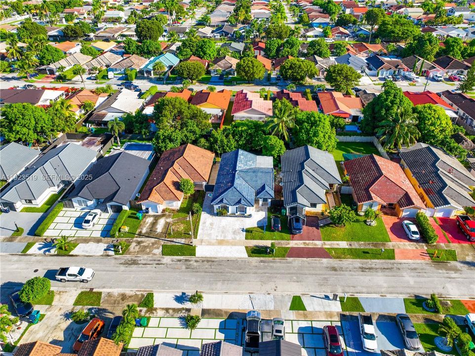 На продажу: $649,900 (5 спален, 3 ванн, 1935 Квадратных фут)