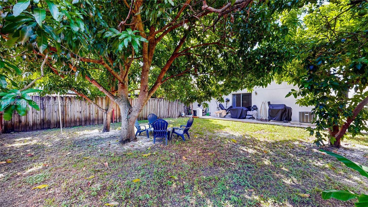 На продажу: $649,900 (5 спален, 3 ванн, 1935 Квадратных фут)