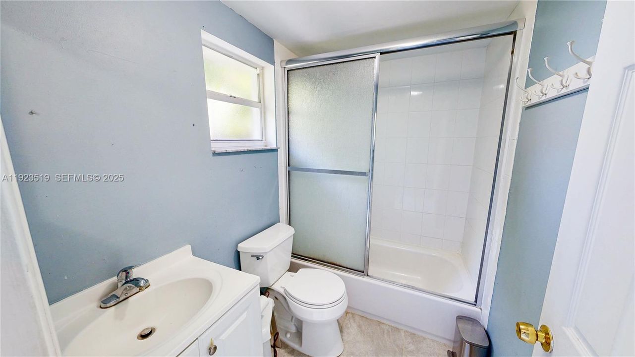 На продажу: $649,900 (5 спален, 3 ванн, 1935 Квадратных фут)