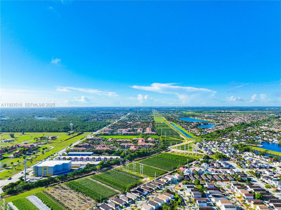 На продажу: $649,900 (5 спален, 3 ванн, 1935 Квадратных фут)