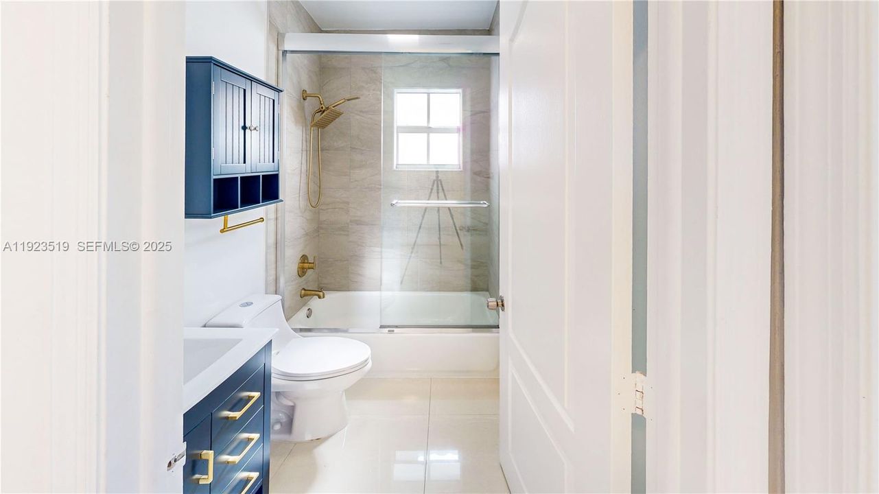 На продажу: $649,900 (5 спален, 3 ванн, 1935 Квадратных фут)