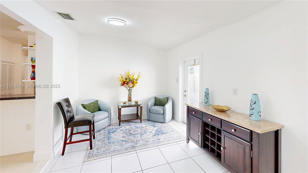 На продажу: $649,900 (5 спален, 3 ванн, 1935 Квадратных фут)