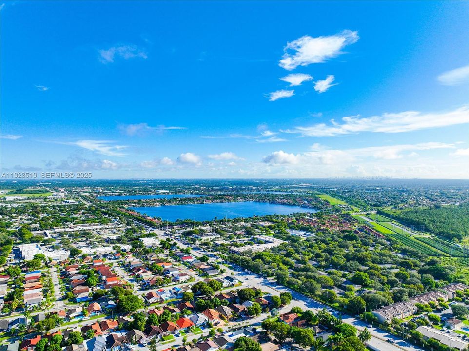 На продажу: $649,900 (5 спален, 3 ванн, 1935 Квадратных фут)