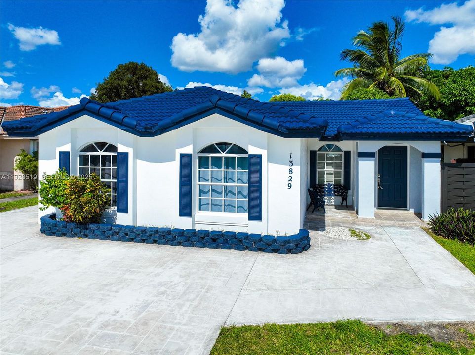 На продажу: $649,900 (5 спален, 3 ванн, 1935 Квадратных фут)