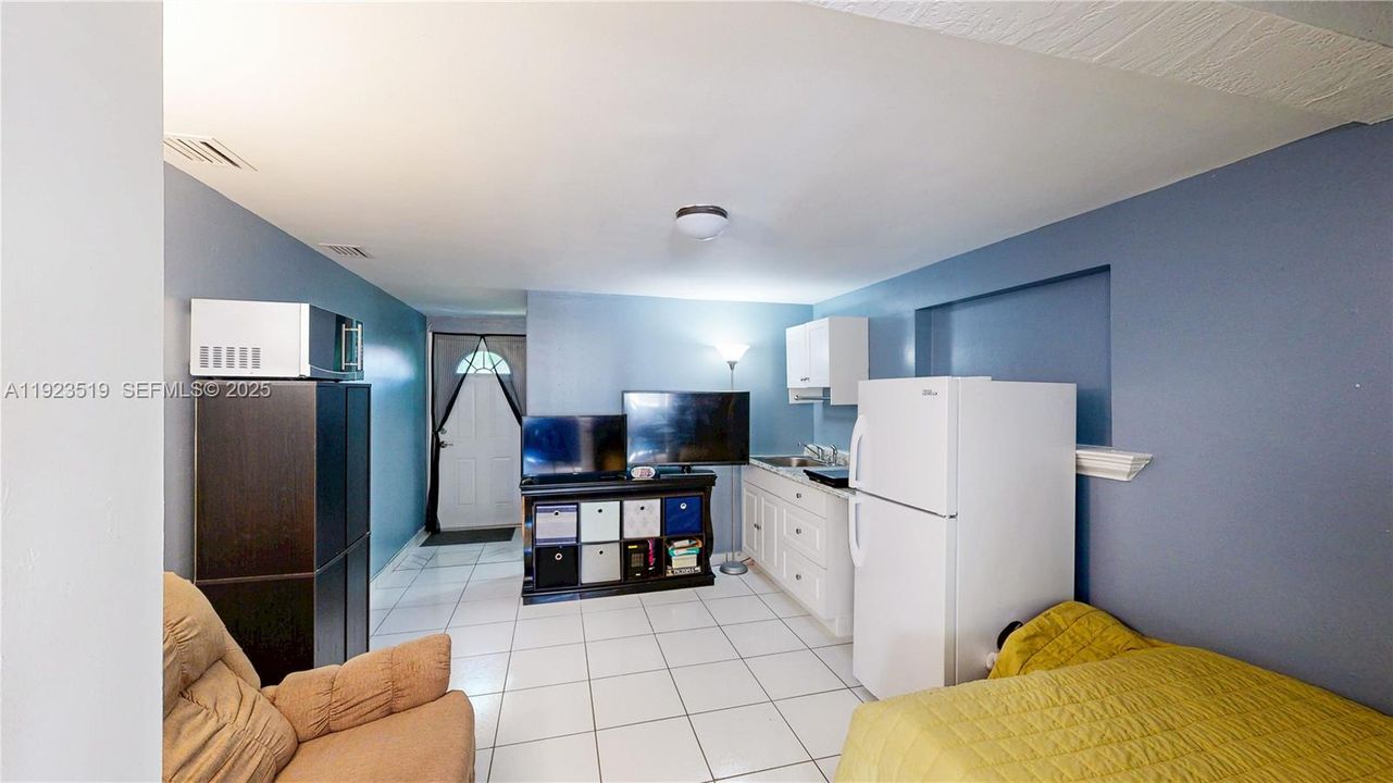 На продажу: $649,900 (5 спален, 3 ванн, 1935 Квадратных фут)