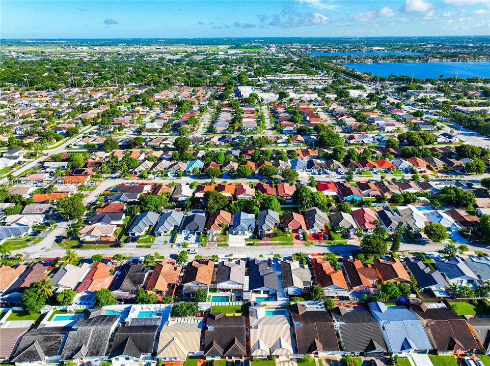 На продажу: $649,900 (5 спален, 3 ванн, 1935 Квадратных фут)