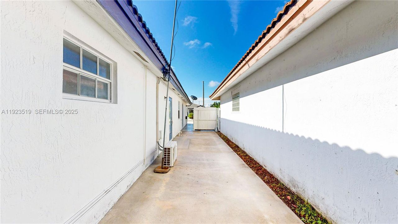 На продажу: $649,900 (5 спален, 3 ванн, 1935 Квадратных фут)