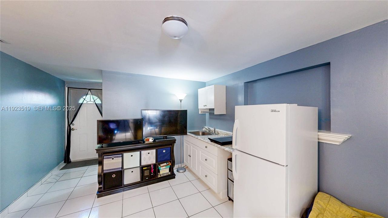 На продажу: $649,900 (5 спален, 3 ванн, 1935 Квадратных фут)