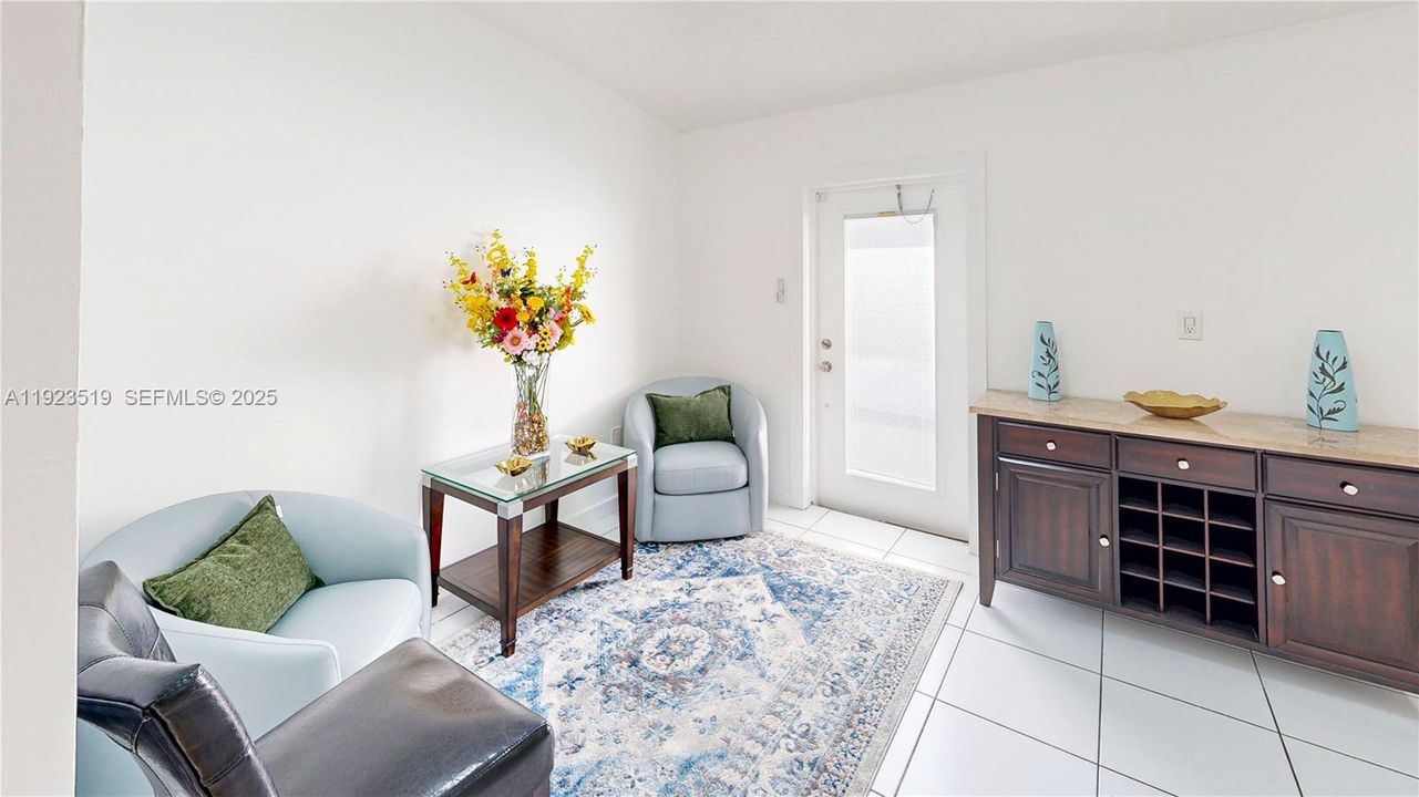 На продажу: $649,900 (5 спален, 3 ванн, 1935 Квадратных фут)