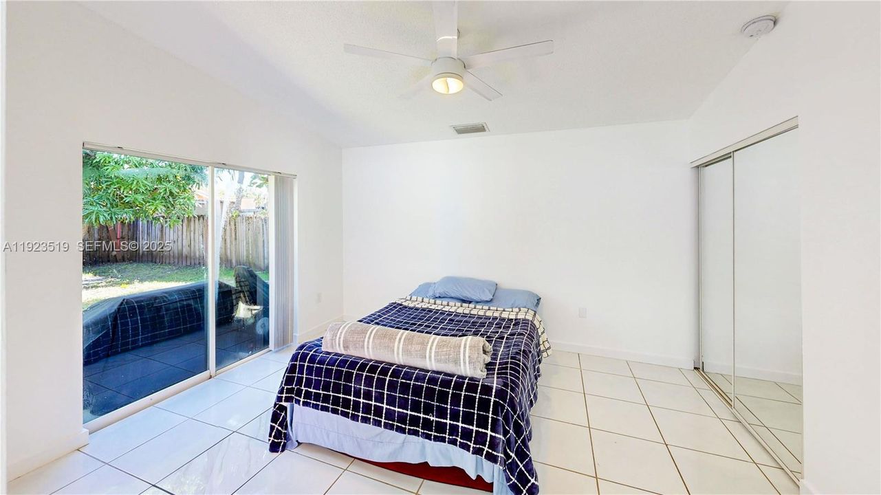 На продажу: $649,900 (5 спален, 3 ванн, 1935 Квадратных фут)