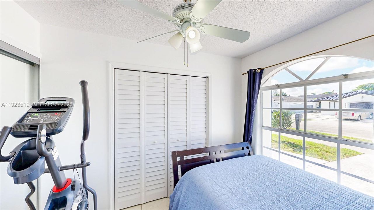 На продажу: $649,900 (5 спален, 3 ванн, 1935 Квадратных фут)