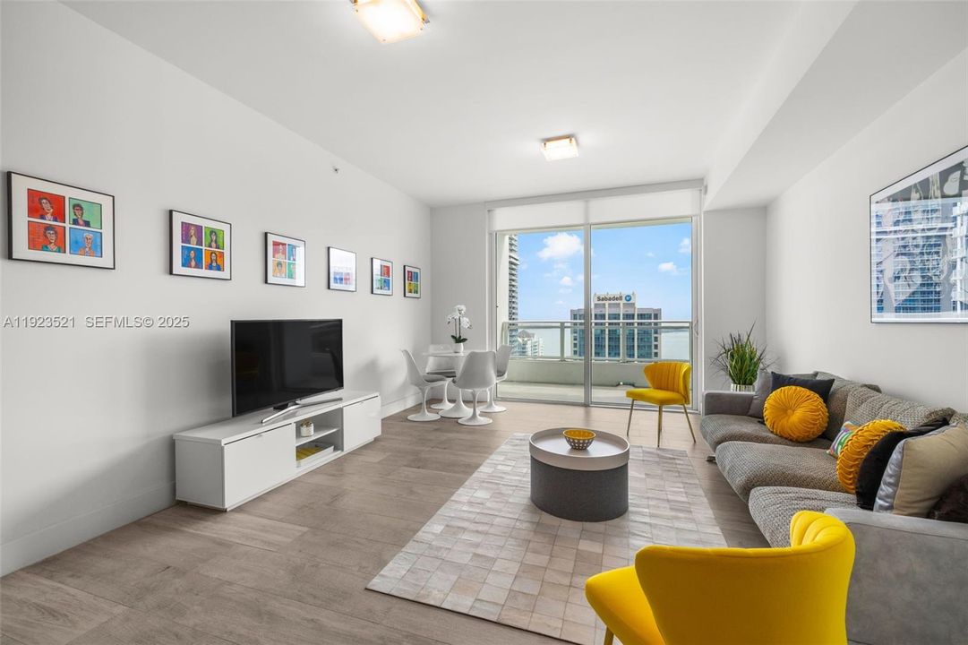 For Sale: $639,000 (1 beds, 1 baths, 830 Square Feet)