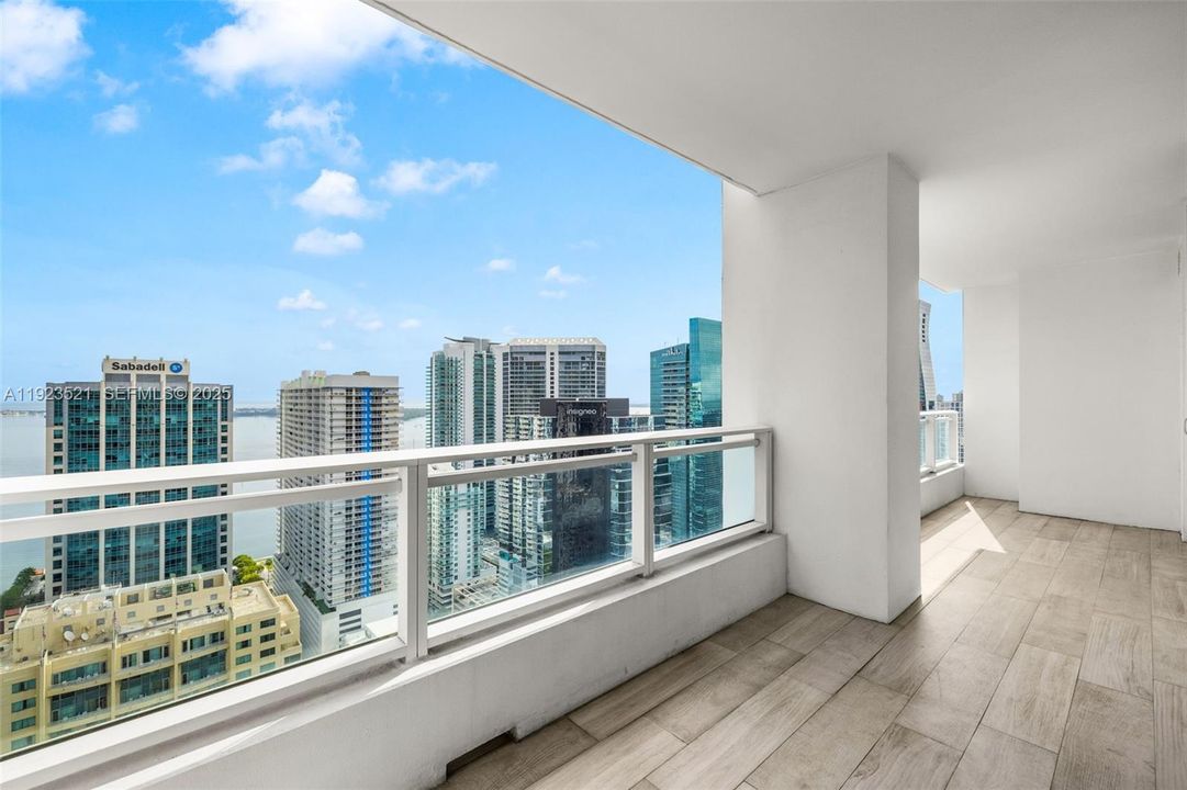 For Sale: $639,000 (1 beds, 1 baths, 830 Square Feet)