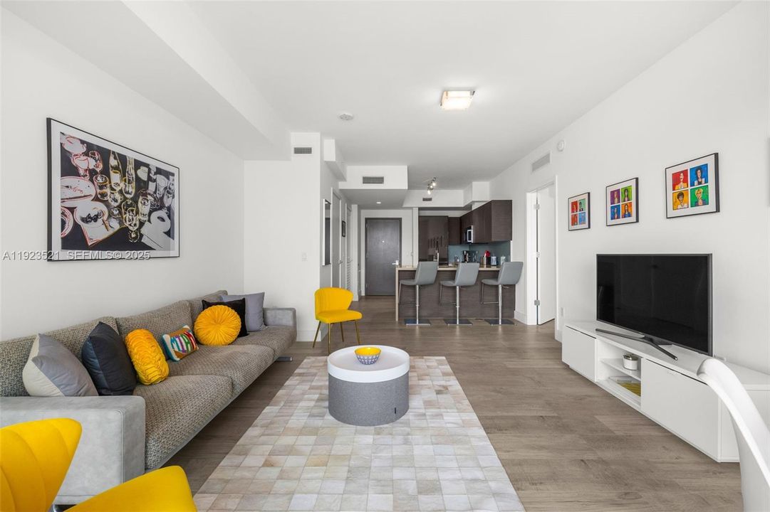 For Sale: $639,000 (1 beds, 1 baths, 830 Square Feet)