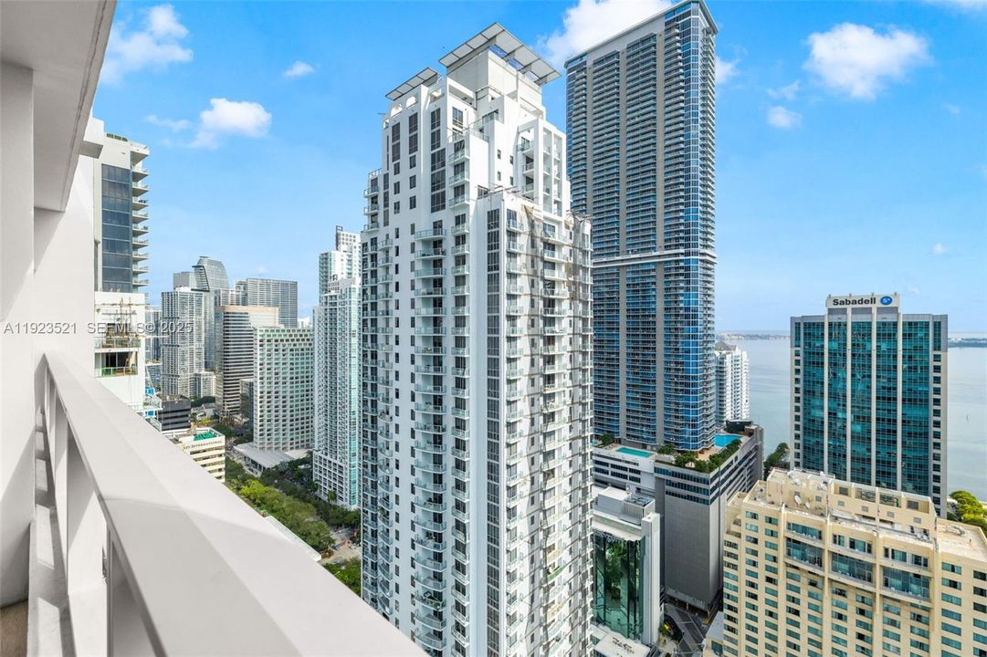 For Sale: $639,000 (1 beds, 1 baths, 830 Square Feet)