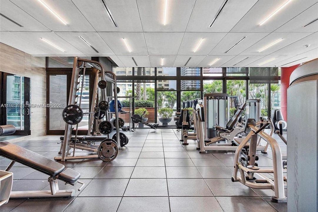 For Sale: $639,000 (1 beds, 1 baths, 830 Square Feet)