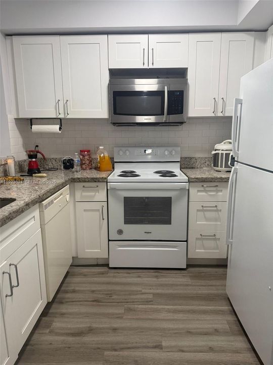 For Rent: $1,925 (2 beds, 2 baths, 809 Square Feet)