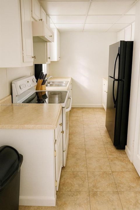 For Rent: $2,050 (1 beds, 1 baths, 694 Square Feet)