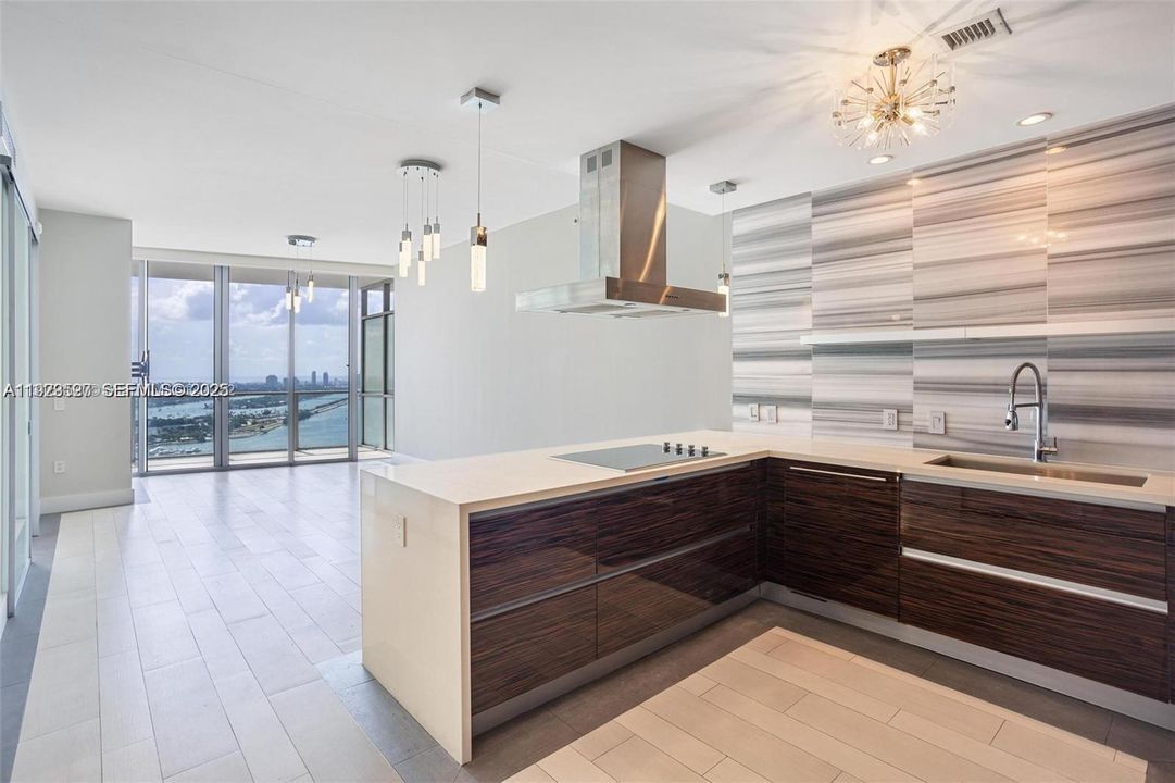 En Renta: $6,250 (2 camas, 2 baños, 1557 Pies cuadrados)