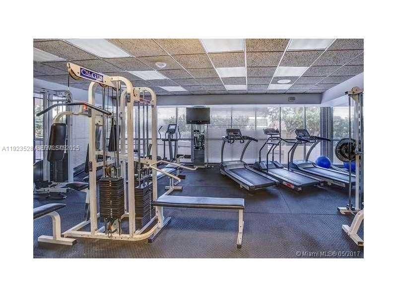 For Rent: $5,000 (1 beds, 1 baths, 798 Square Feet)