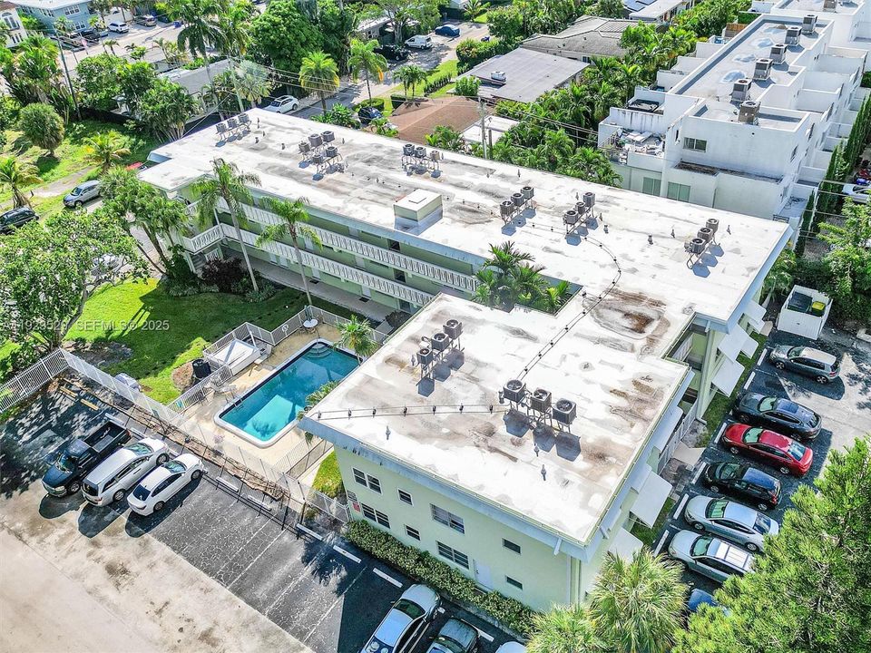 For Rent: $2,350 (2 beds, 2 baths, 800 Square Feet)