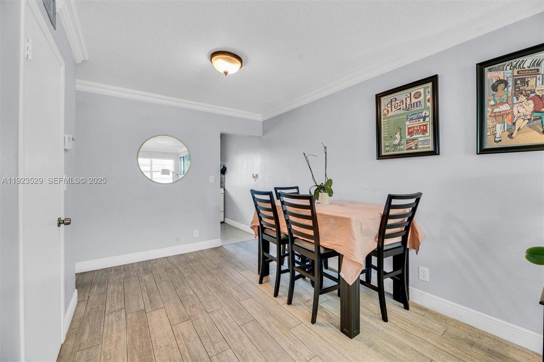 For Rent: $2,350 (2 beds, 2 baths, 800 Square Feet)