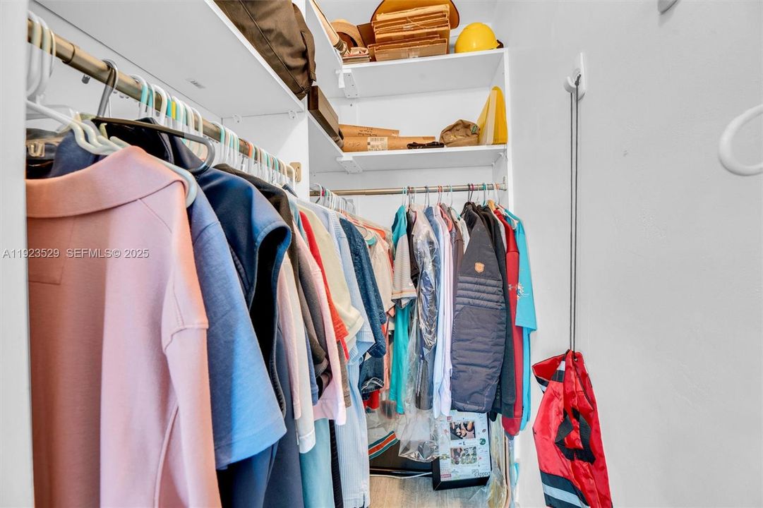 For Rent: $2,350 (2 beds, 2 baths, 800 Square Feet)