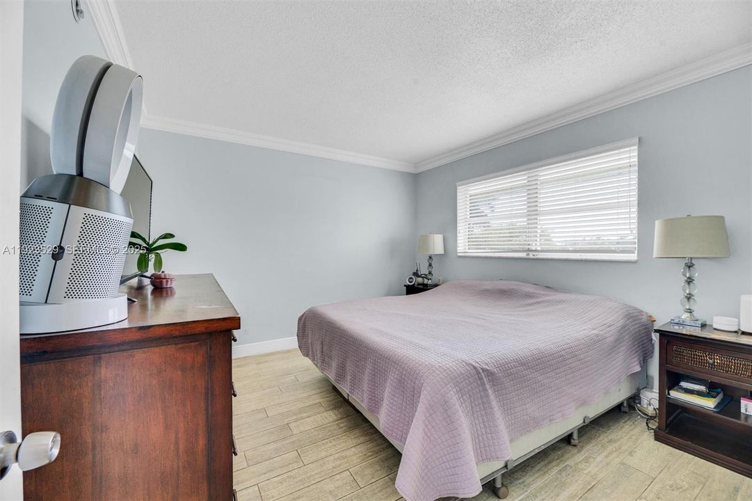 For Rent: $2,350 (2 beds, 2 baths, 800 Square Feet)