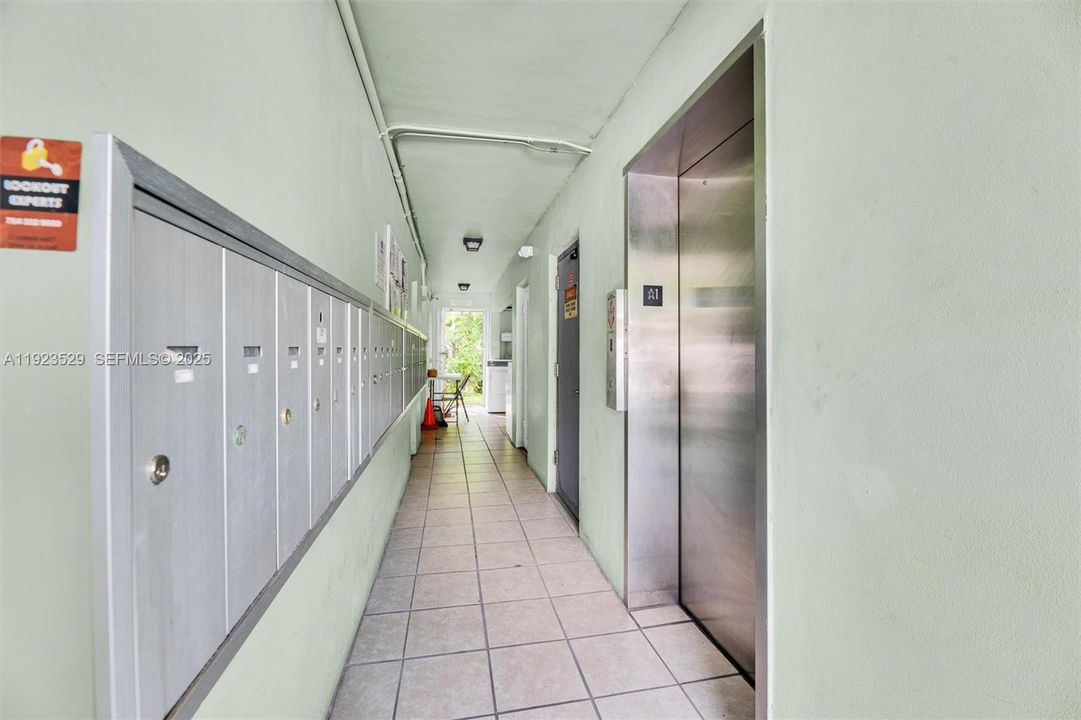 For Rent: $2,350 (2 beds, 2 baths, 800 Square Feet)