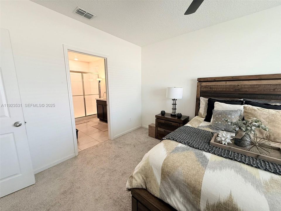 For Sale: $439,000 (4 beds, 2 baths, 1827 Square Feet)