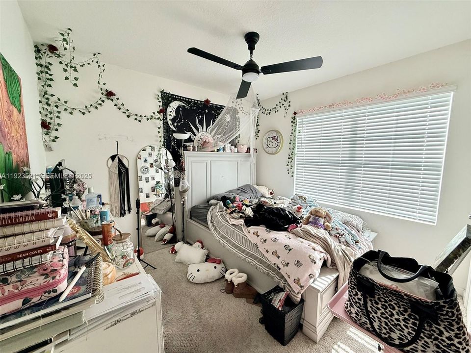 For Sale: $439,000 (4 beds, 2 baths, 1827 Square Feet)