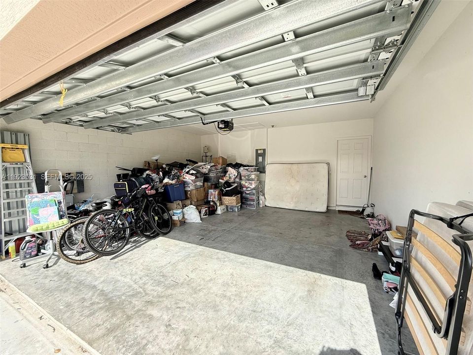 For Sale: $439,000 (4 beds, 2 baths, 1827 Square Feet)