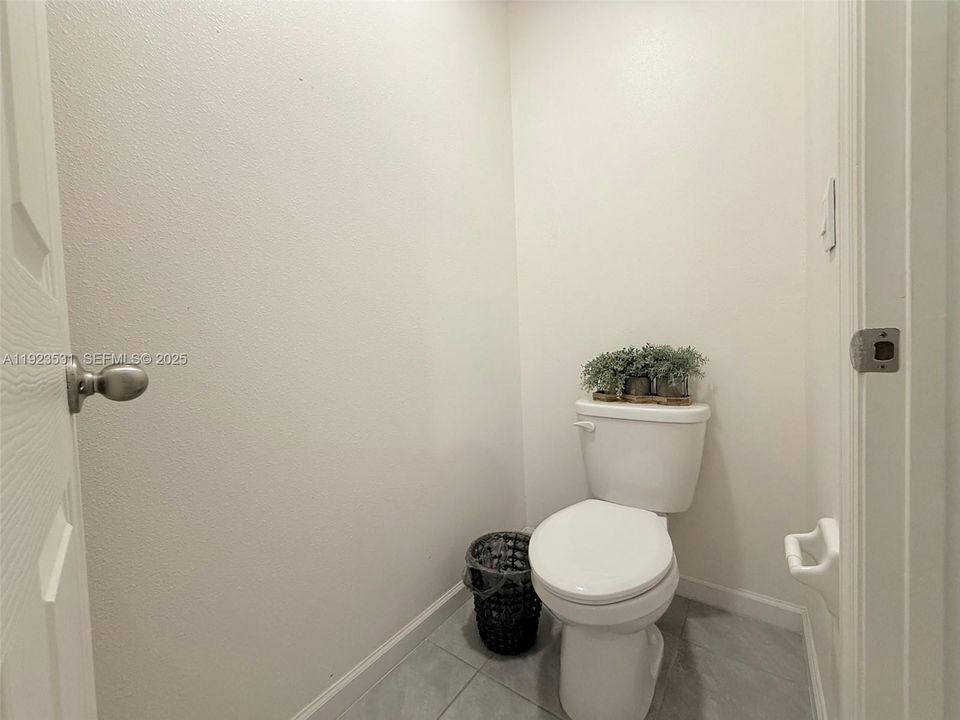 For Sale: $439,000 (4 beds, 2 baths, 1827 Square Feet)