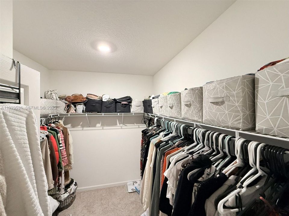 For Sale: $439,000 (4 beds, 2 baths, 1827 Square Feet)