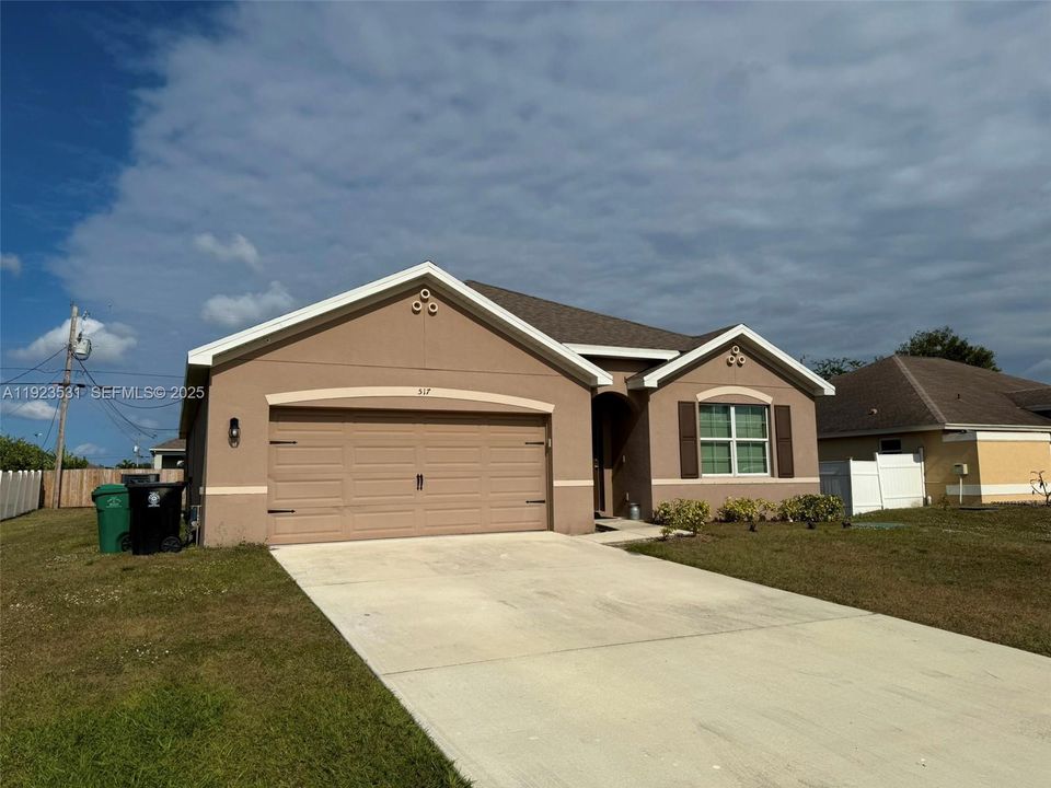 For Sale: $439,000 (4 beds, 2 baths, 1827 Square Feet)