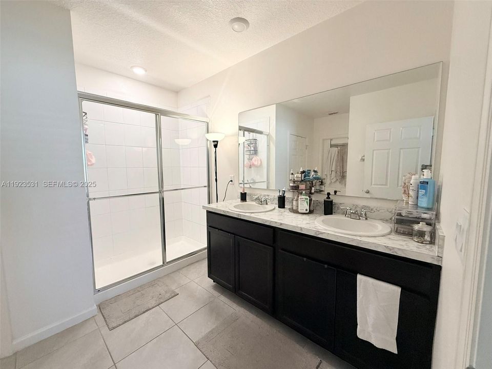 For Sale: $439,000 (4 beds, 2 baths, 1827 Square Feet)