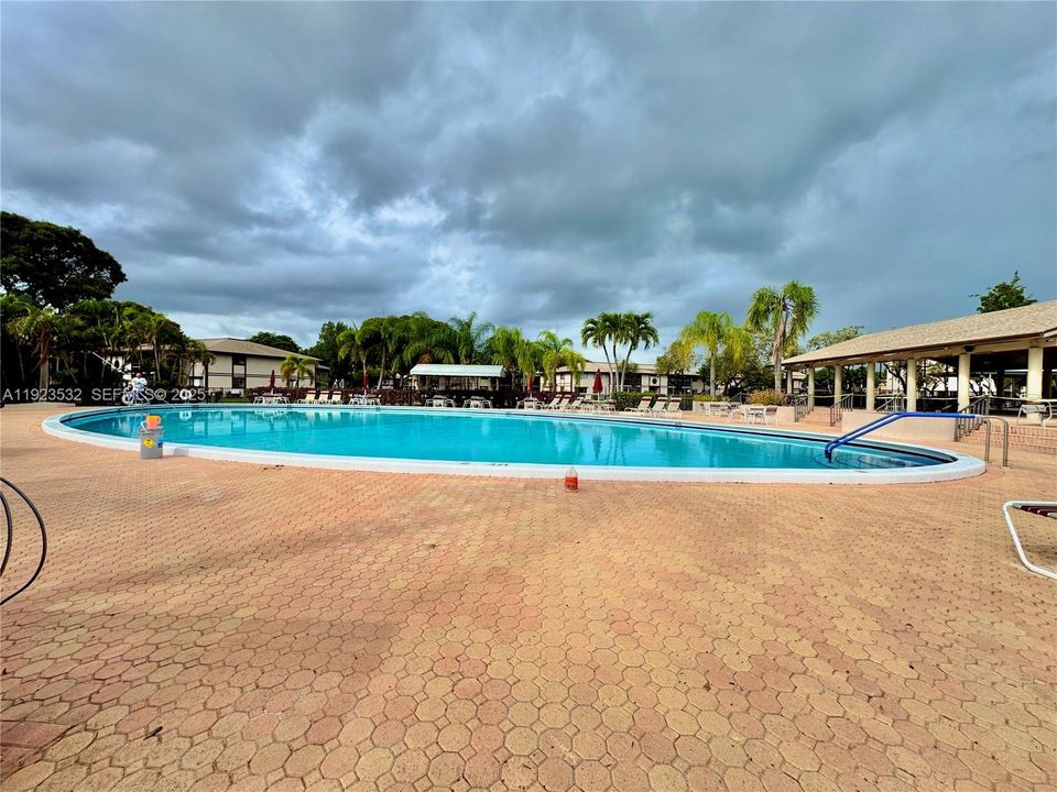 For Rent: $1,650 (1 beds, 1 baths, 627 Square Feet)