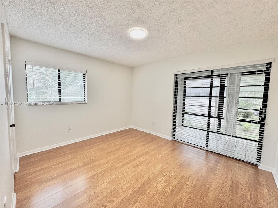 For Rent: $1,650 (1 beds, 1 baths, 627 Square Feet)