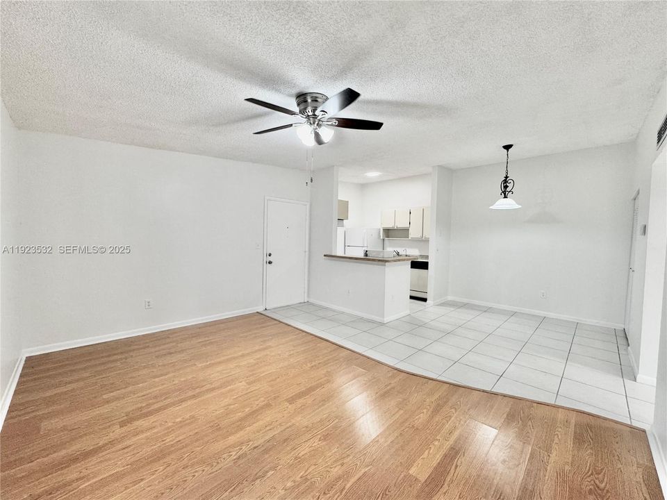 For Rent: $1,650 (1 beds, 1 baths, 627 Square Feet)