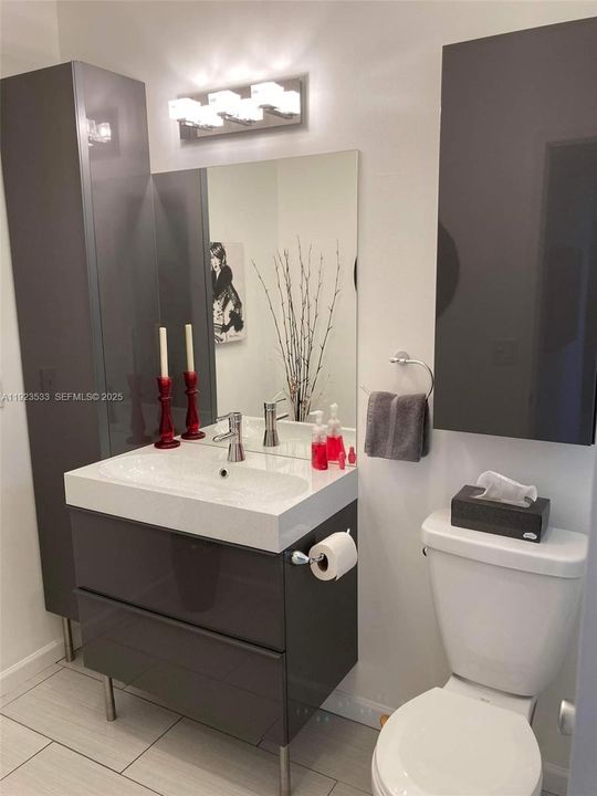 For Sale: $105,000 (1 beds, 1 baths, 680 Square Feet)