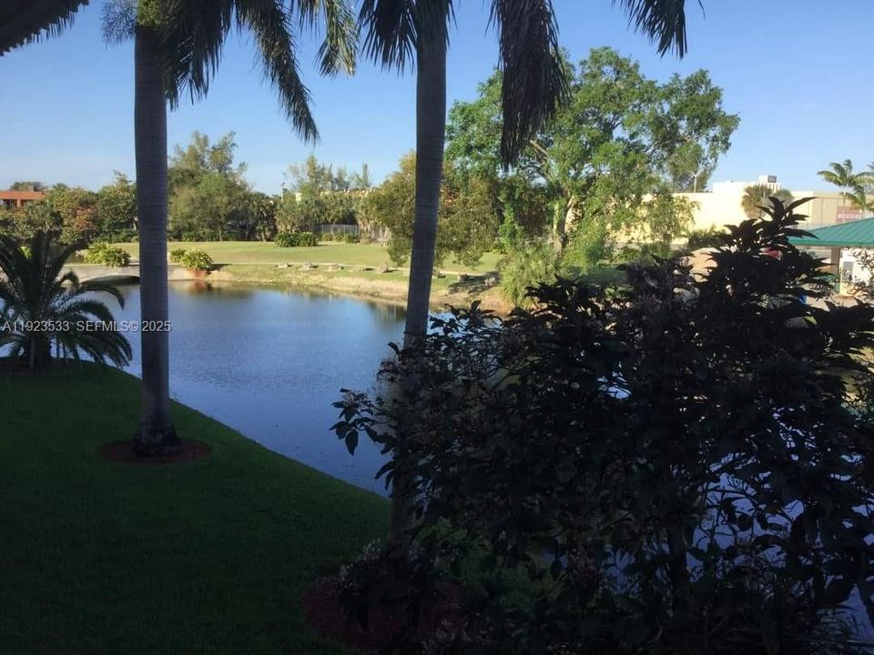 For Sale: $105,000 (1 beds, 1 baths, 680 Square Feet)